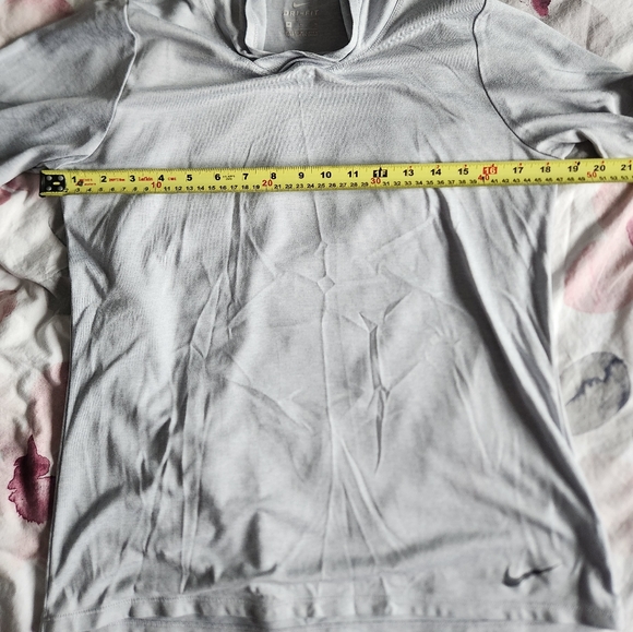 Nike Dri-Fit Hooded Long Sleeve Shirt - Light Grey - Medium - Picture 4 of 6